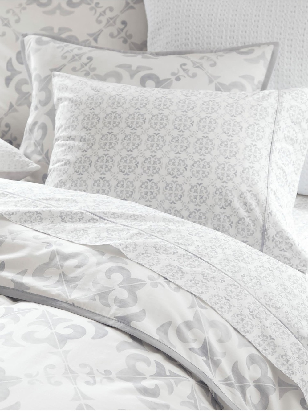 Serena & Lily Gray and White Wentworth Duvet Cover - Full/Queen